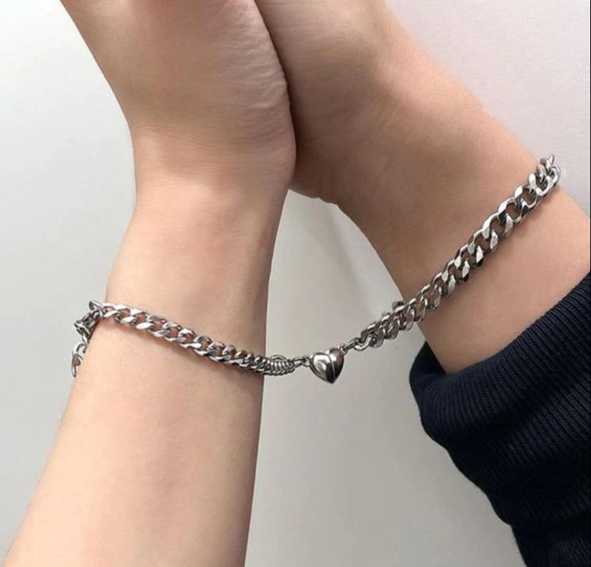 Magnetic Couple's Heart Chain Bracelets